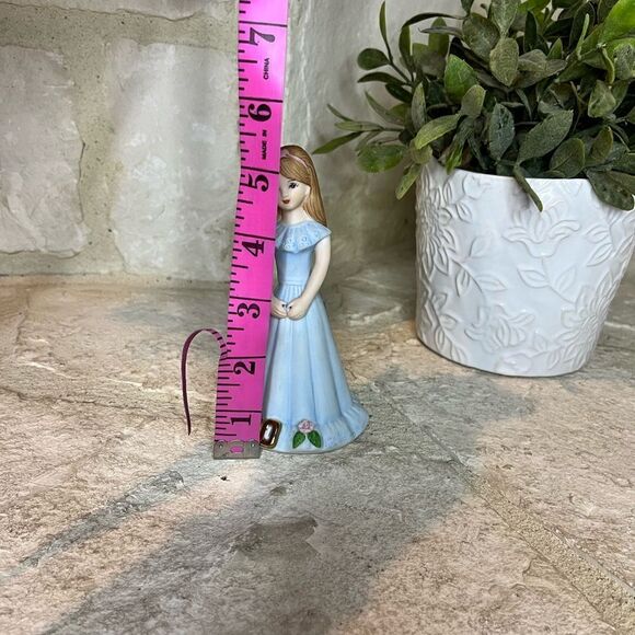 Enesco Growing Up Girls “10th Birthday” Porcelain Figurine - Picture 5 of 5